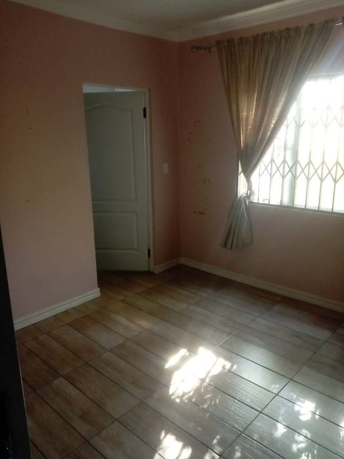 Aubin's room