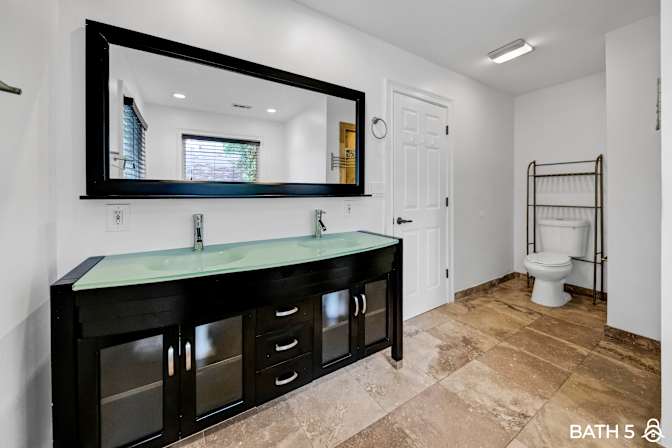 Life Unlocked Rentals's room