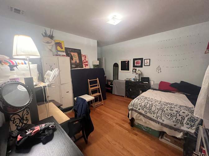 lora Morgenstern's room