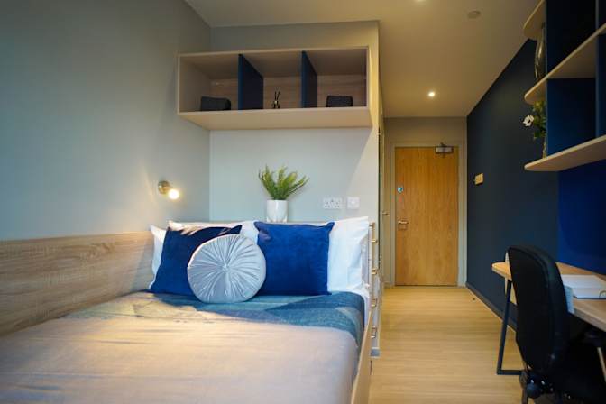 Mica Mccloud's room