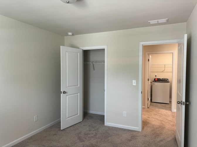 Alcove Rooms's room