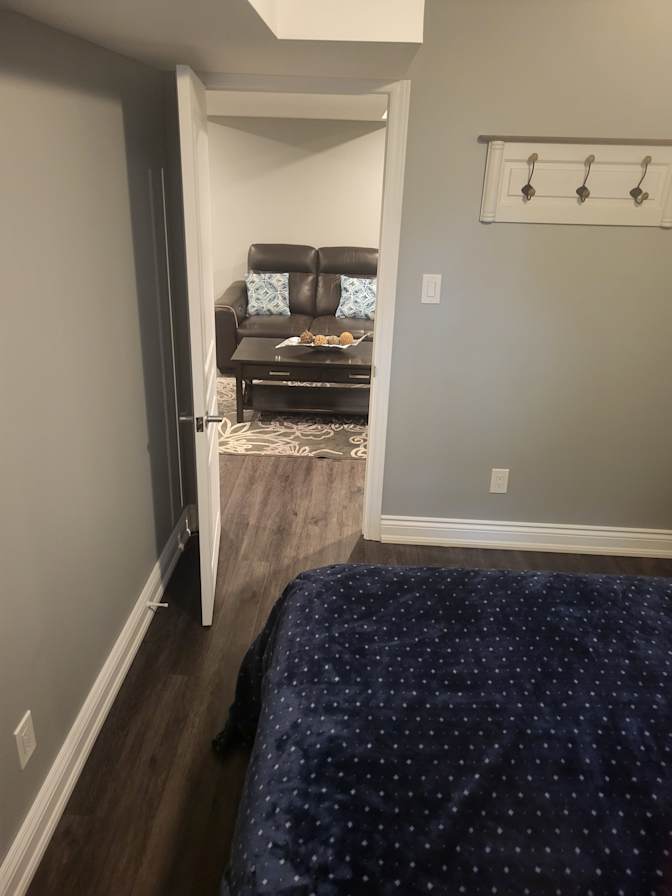 Ross London's room