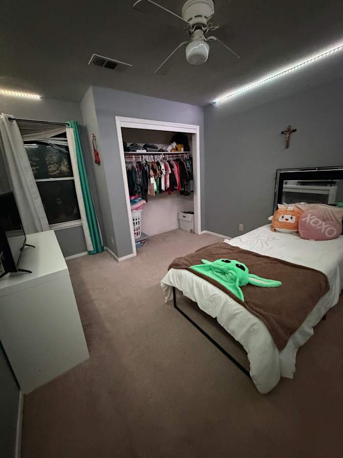Gisselle's room