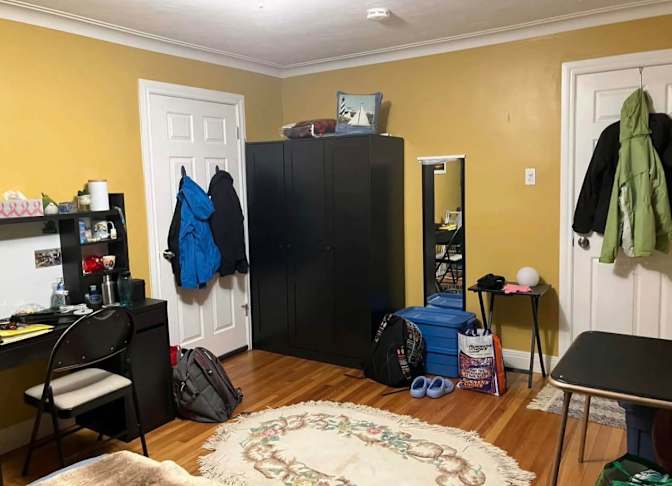 Kiana's room