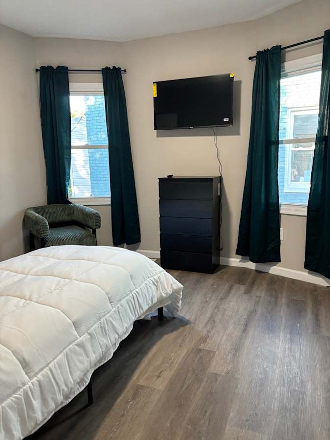 Alicia's room