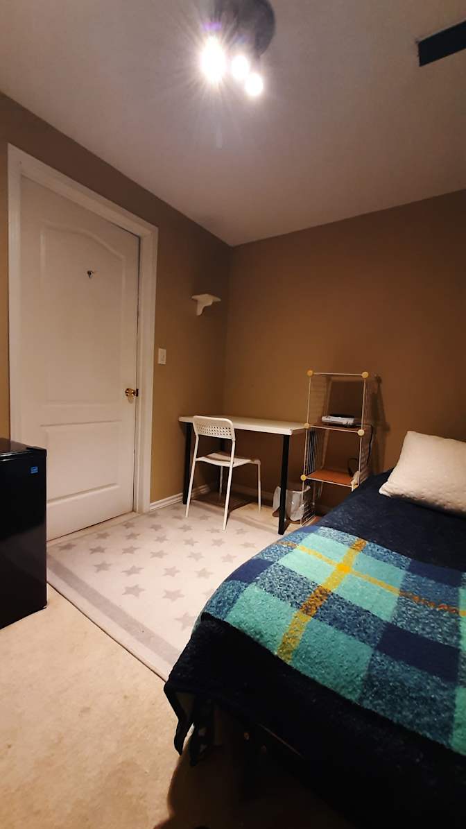 Jinous's room
