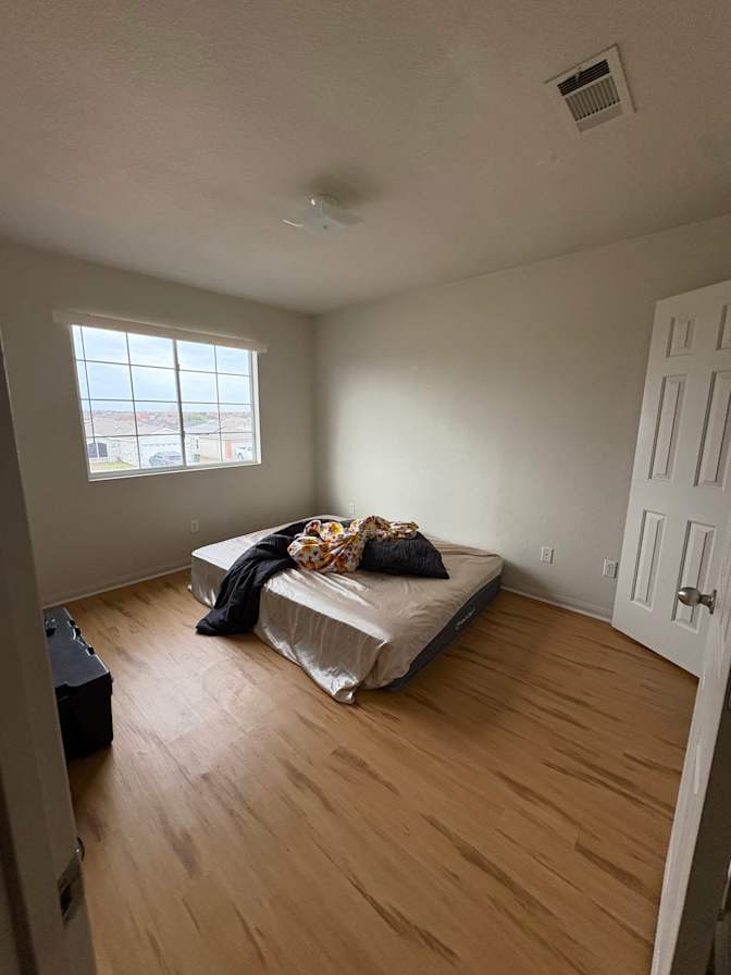 Raven Thornton's room