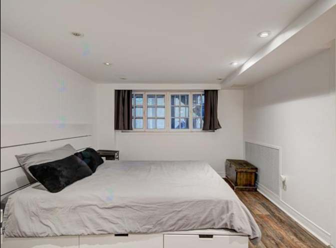 Caroline's room