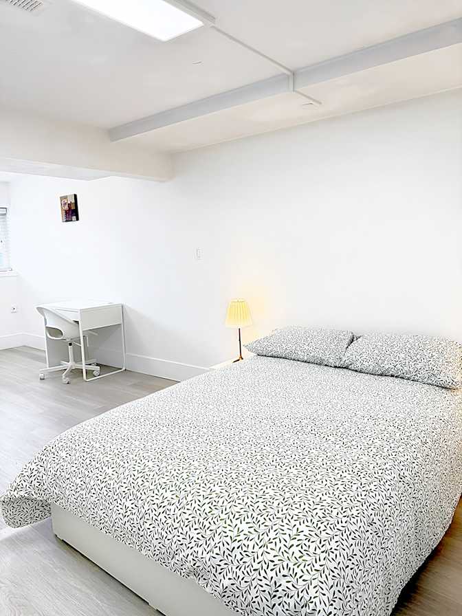 Hamid Reza's room
