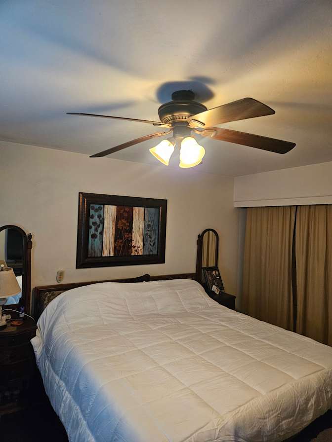 Enrique's room