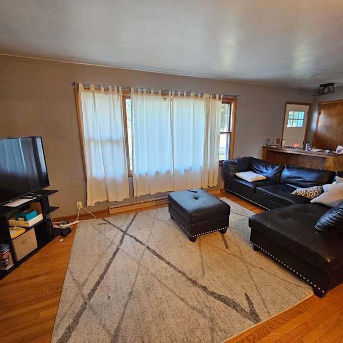 Juan's room