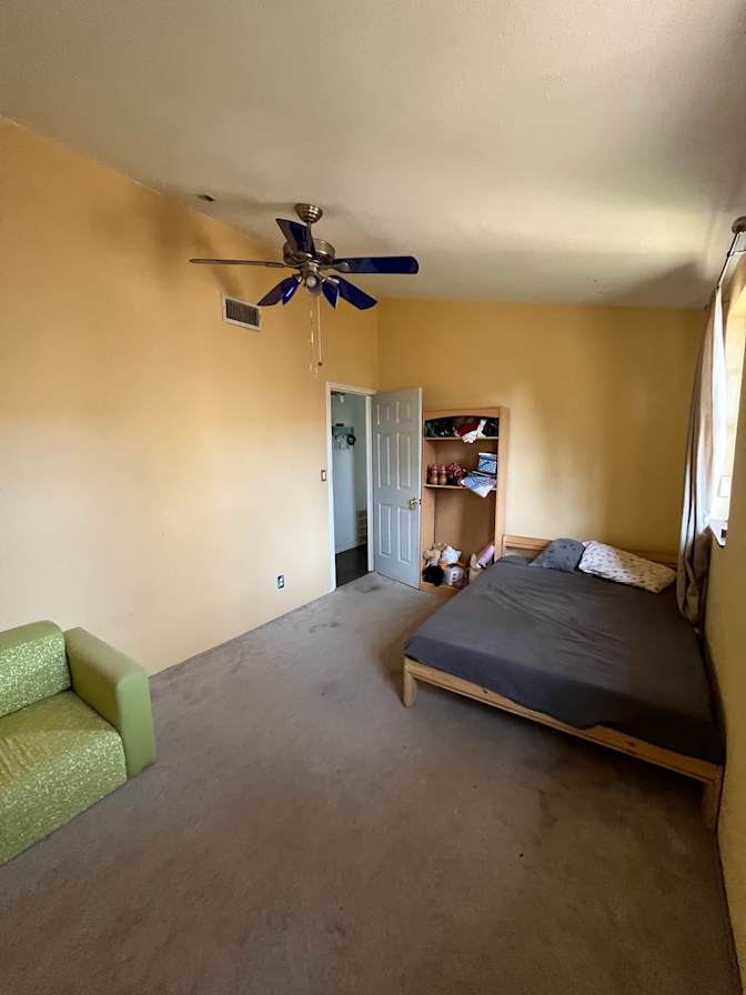 Katherine Anuszczyk's room