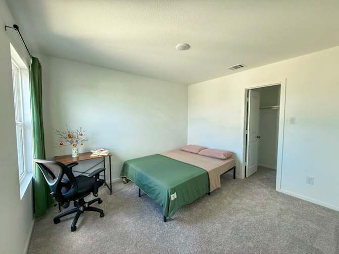 Lan's room