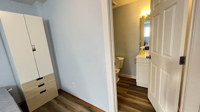 Meng Qiong Huang's room