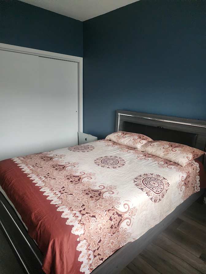 Pinky Sood's room
