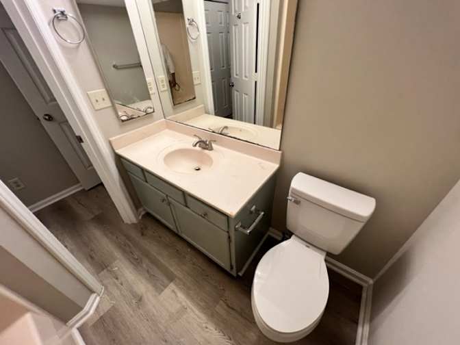 Alcove Rooms's room