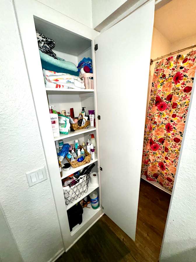 Emily Roslyn's room
