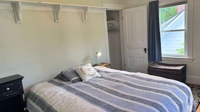 Awesome Roomate's room