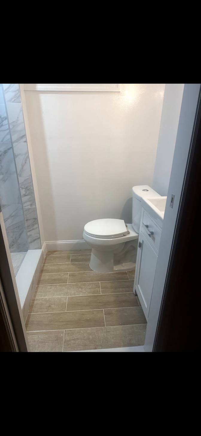 Leslie's room