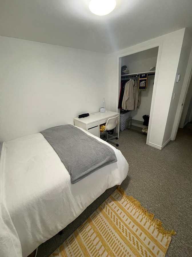 Evelyn's room