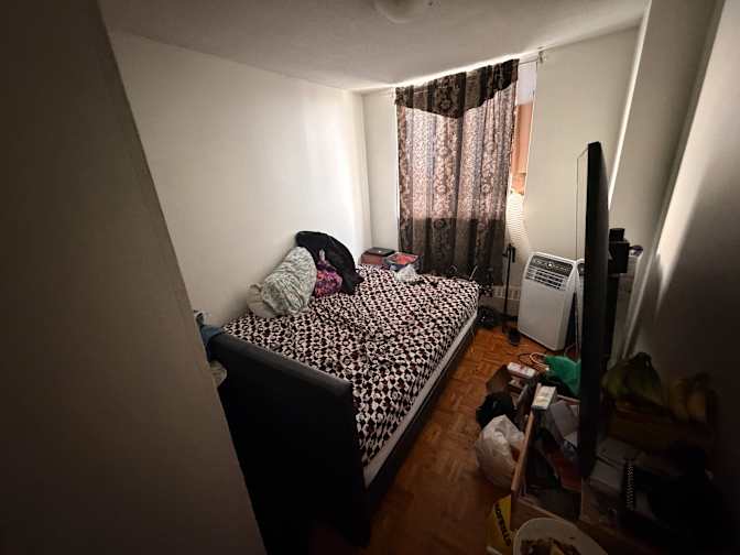 Liz's room