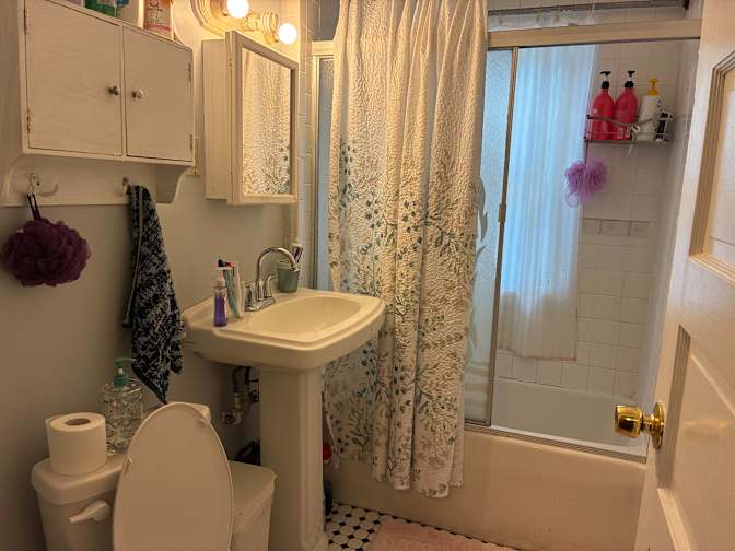 Naomi's room