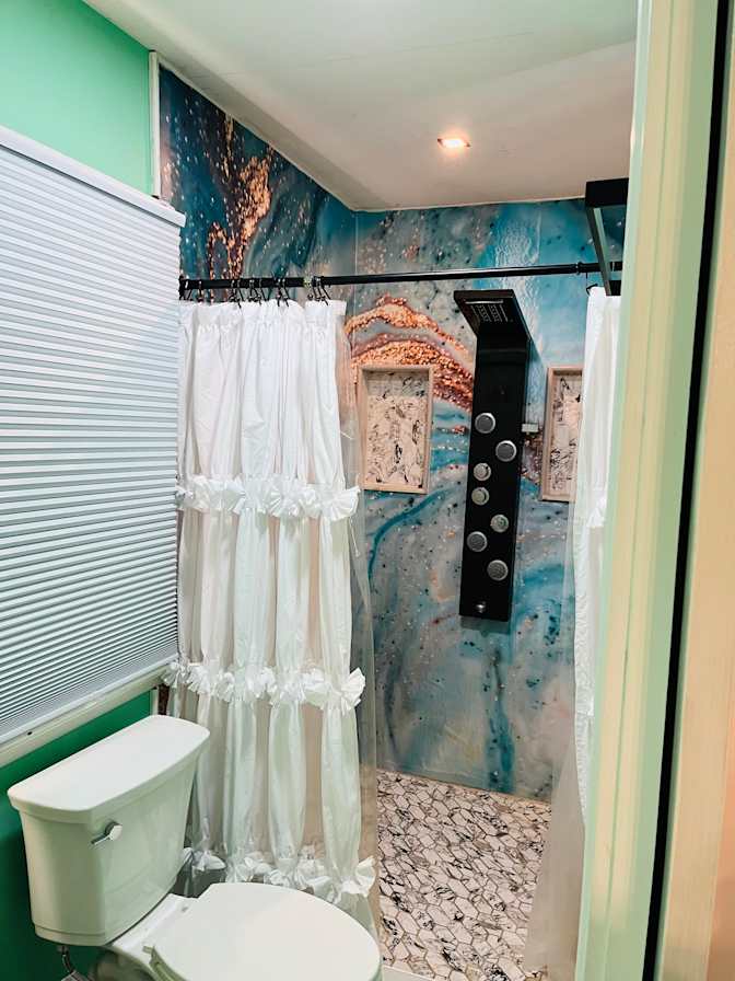 Geegee's room