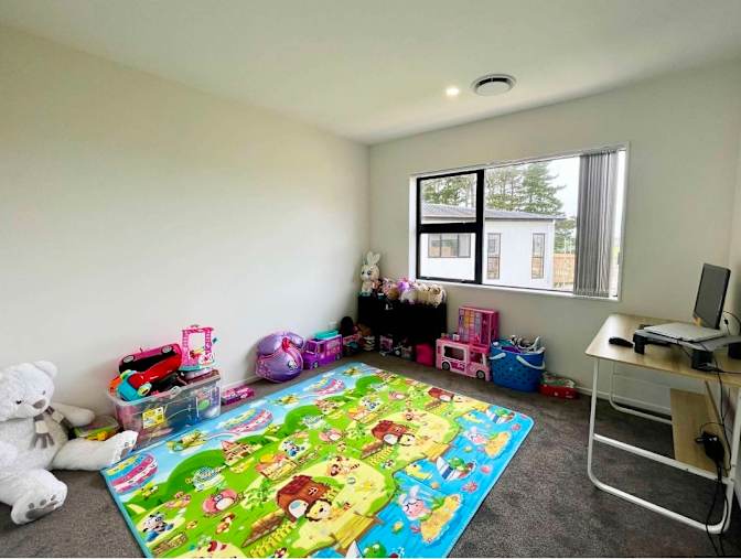 Courtney's room