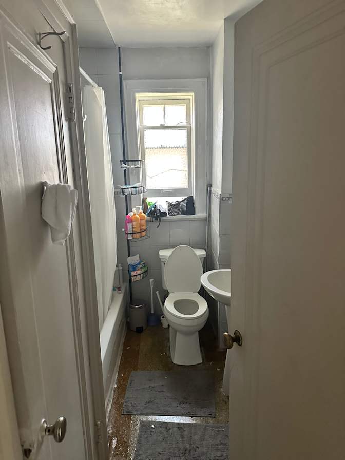 Samuel Awolesi's room