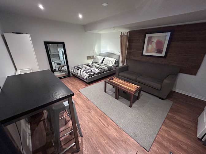 Nick Sarkovski's room