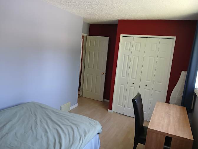 Southwest Calgary - Photo 2