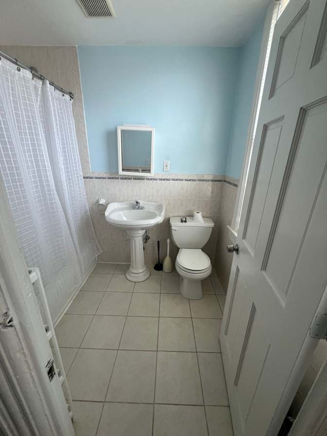 Sklaren's room