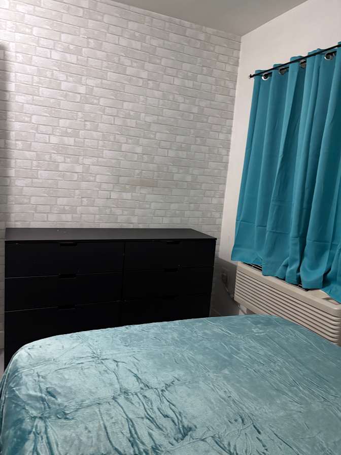 BROOKLYN APARTMENT SHARE LONG OR SHORT TERM's room