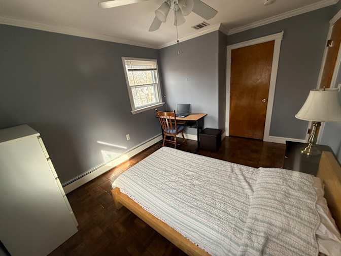Suffern House's room