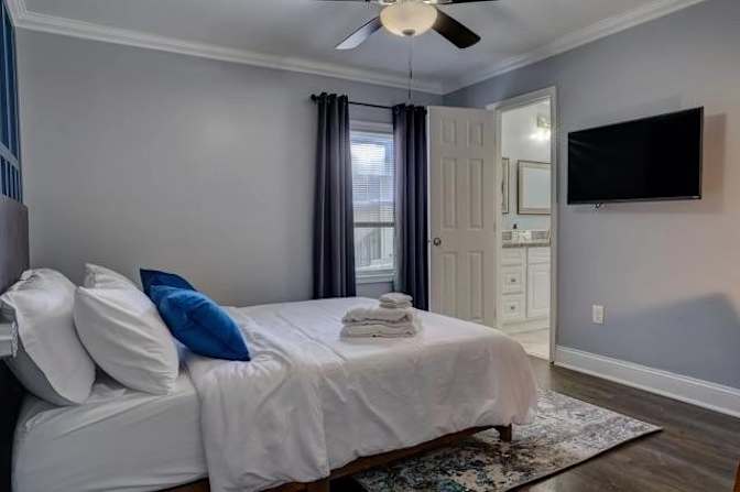 Alcove Rooms's room