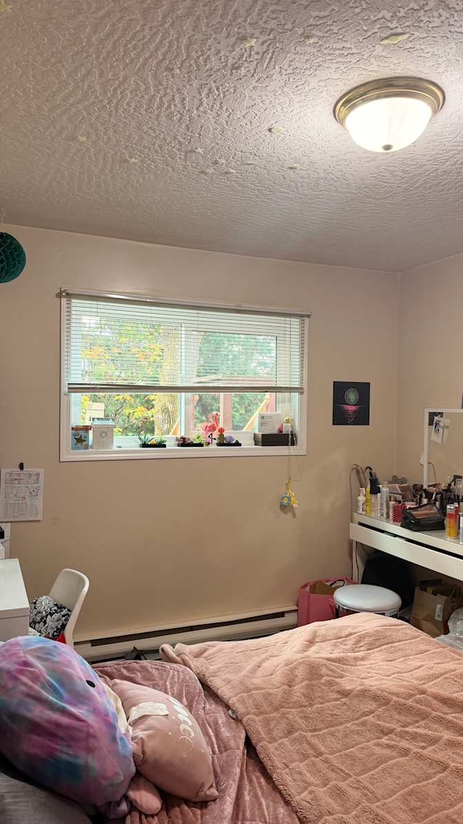 Jasleen Sra's room