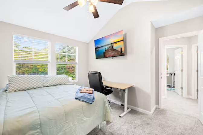 Alcove Rooms's room