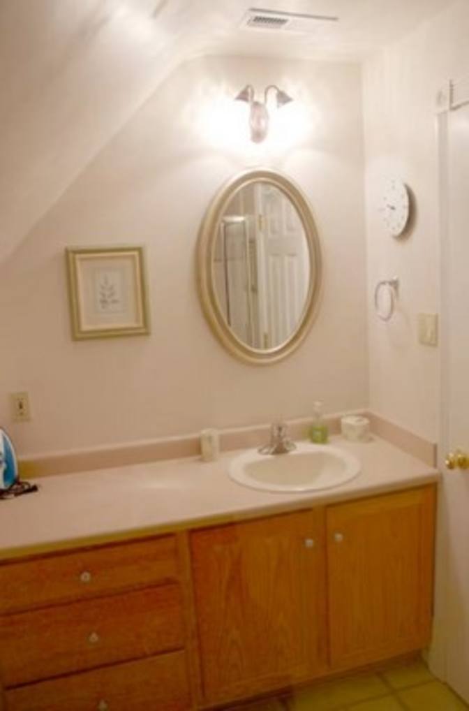 Leslie's room