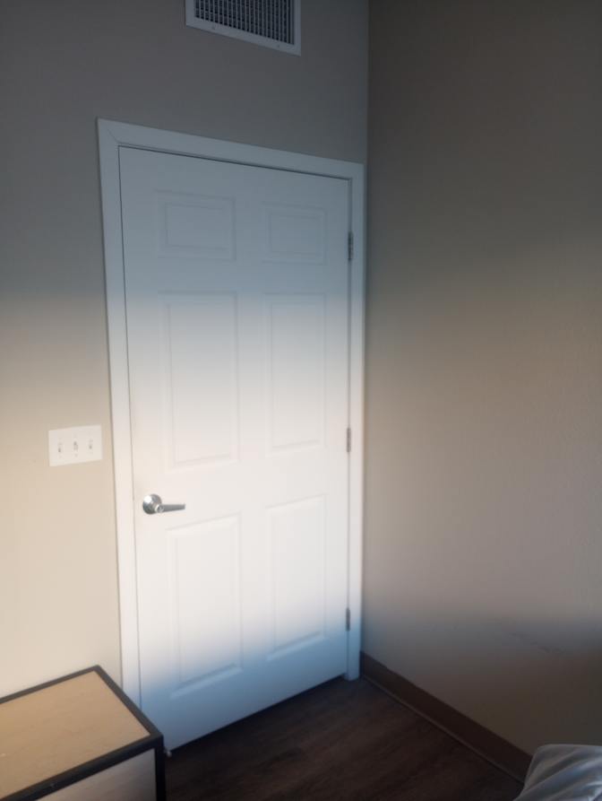 Nikolaroom's room
