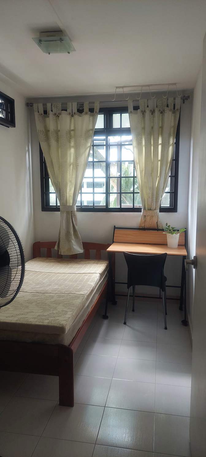 B L's room