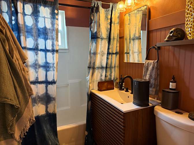 Michael Douglas Lacy's room