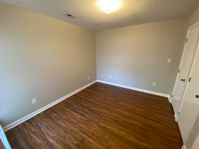 Alcove Rooms's room
