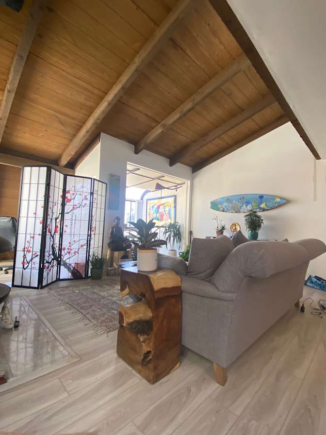 Aga's Beach Pad Room!'s room