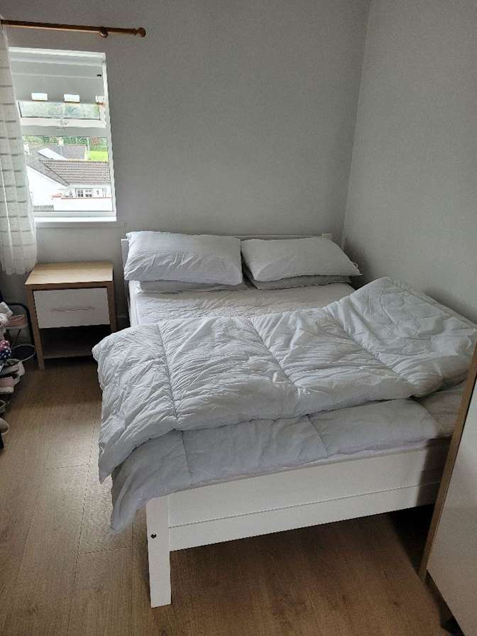 julie healy's room