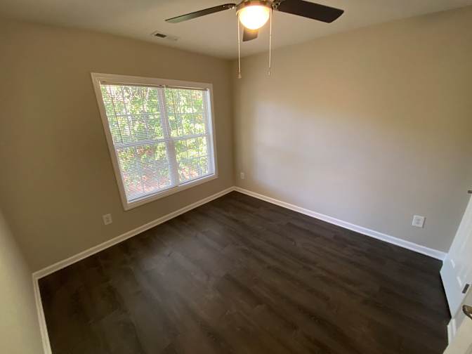 Alcove Rooms's room