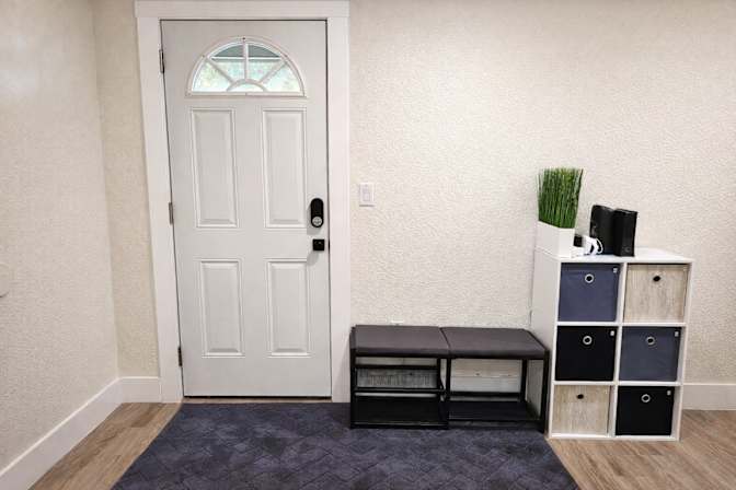 Leor's room