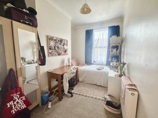 Tang's room