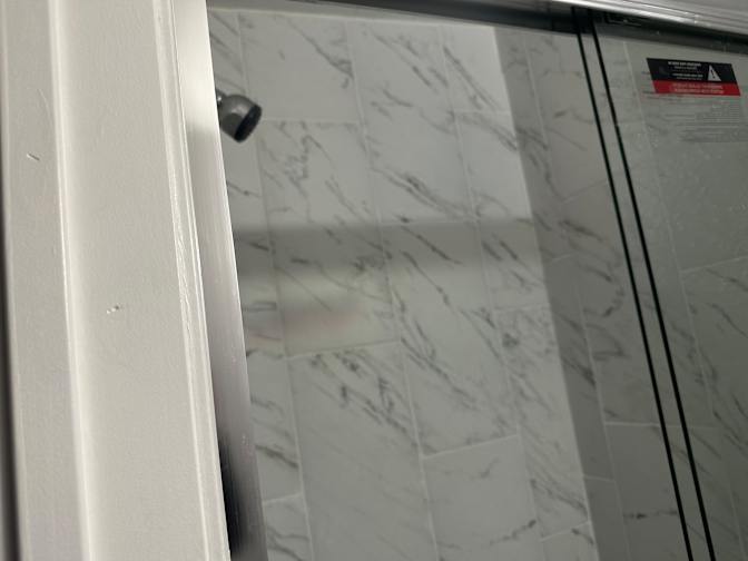Le's room