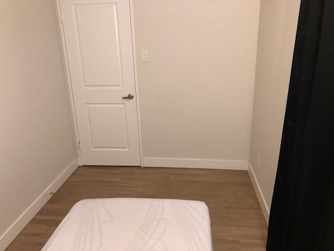 Luis's room