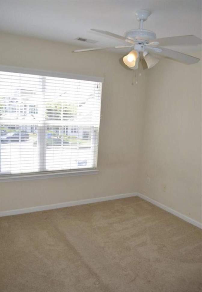 Alcove Rooms's room